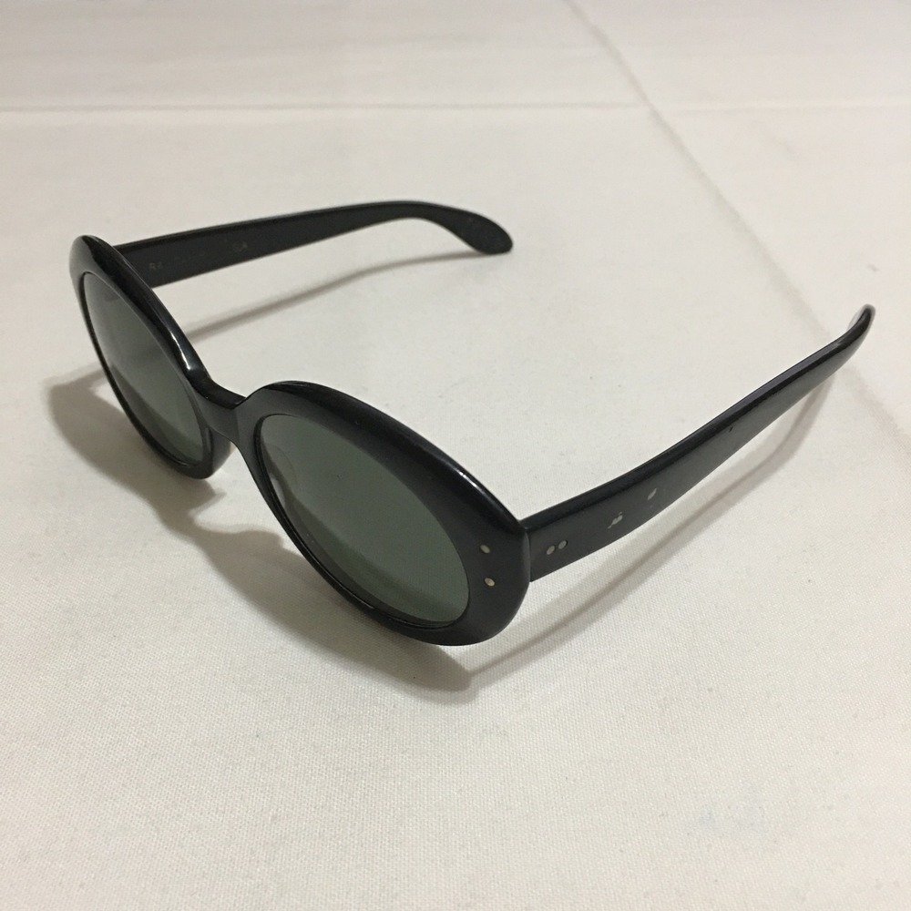 Vintage Ray-Ban B&L Bewitching Sunglasses Womens Black Oval